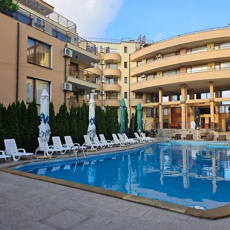 таунхаус с шикарной террасой Apartament